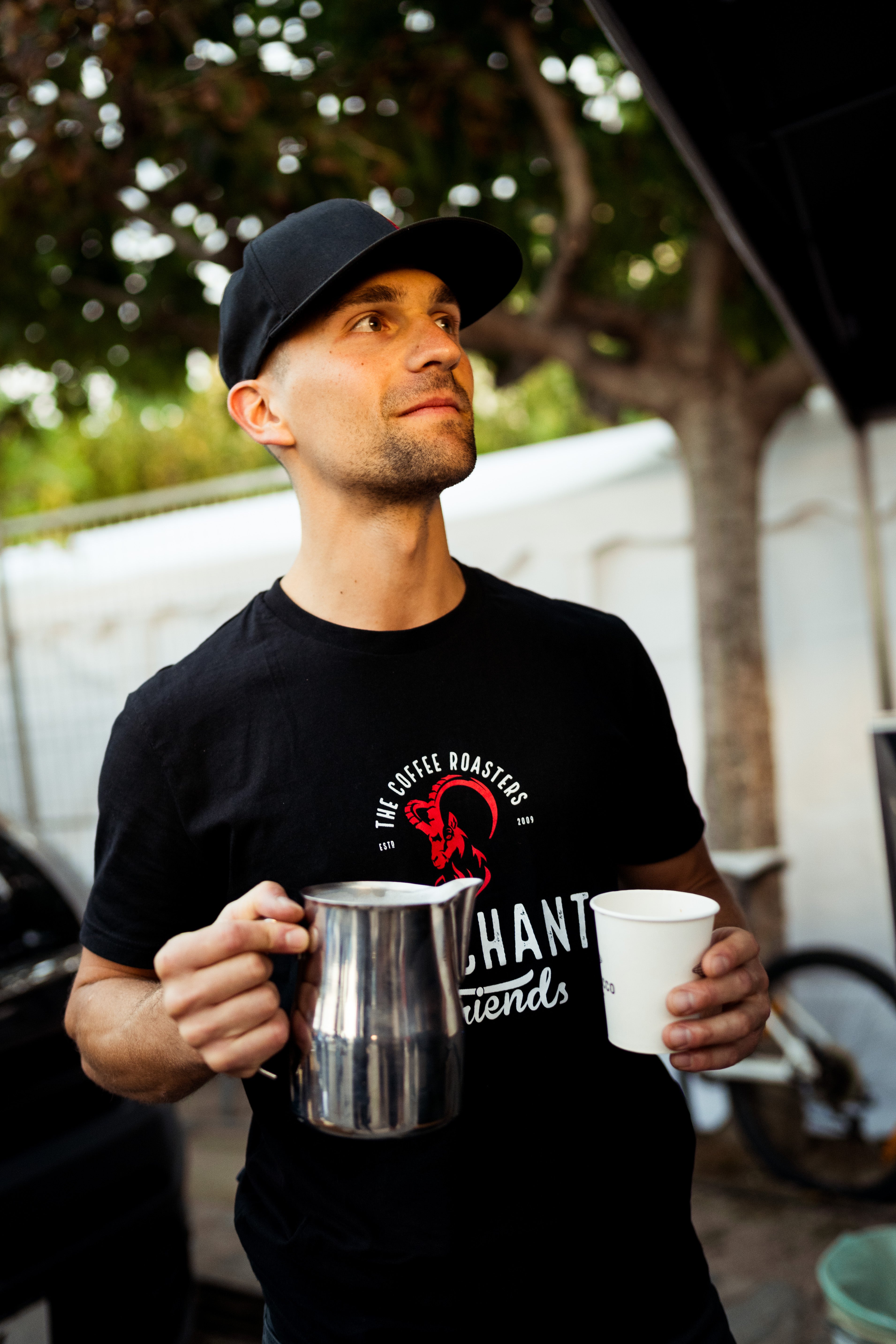 Kaffeeausschank am Rennstreckenrand des Sgrail 100 in Girona – Merchant & Friends